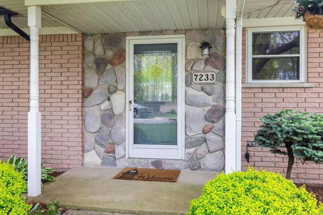 Casa a Clay Township, Michigan, Stati Uniti 4 - 19172435