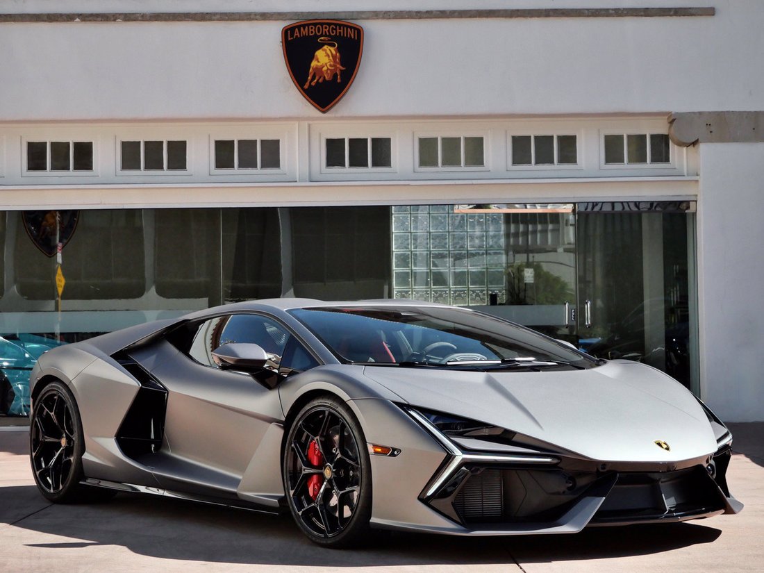 Coupe in Beverly Hills, CA, United States 1 - 19175325