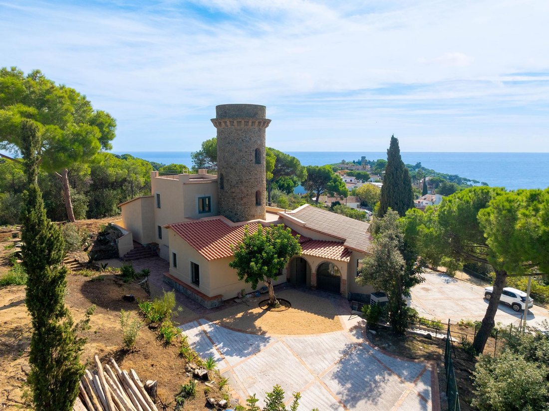 Villa in Arenys de Mar, Katalonien, Spanien 2 - 19169299
