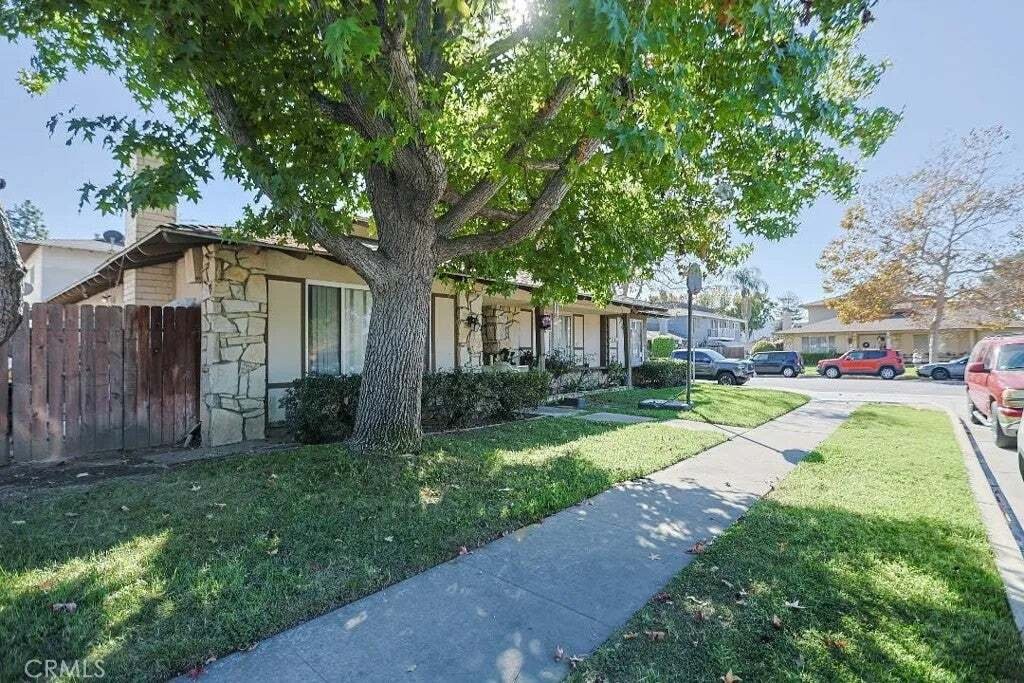 Santa Ana, California, United States 2 - 19174930