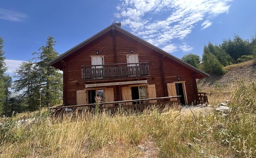 House in Agnieres-en-Devoluy, Le Devoluy, France 1