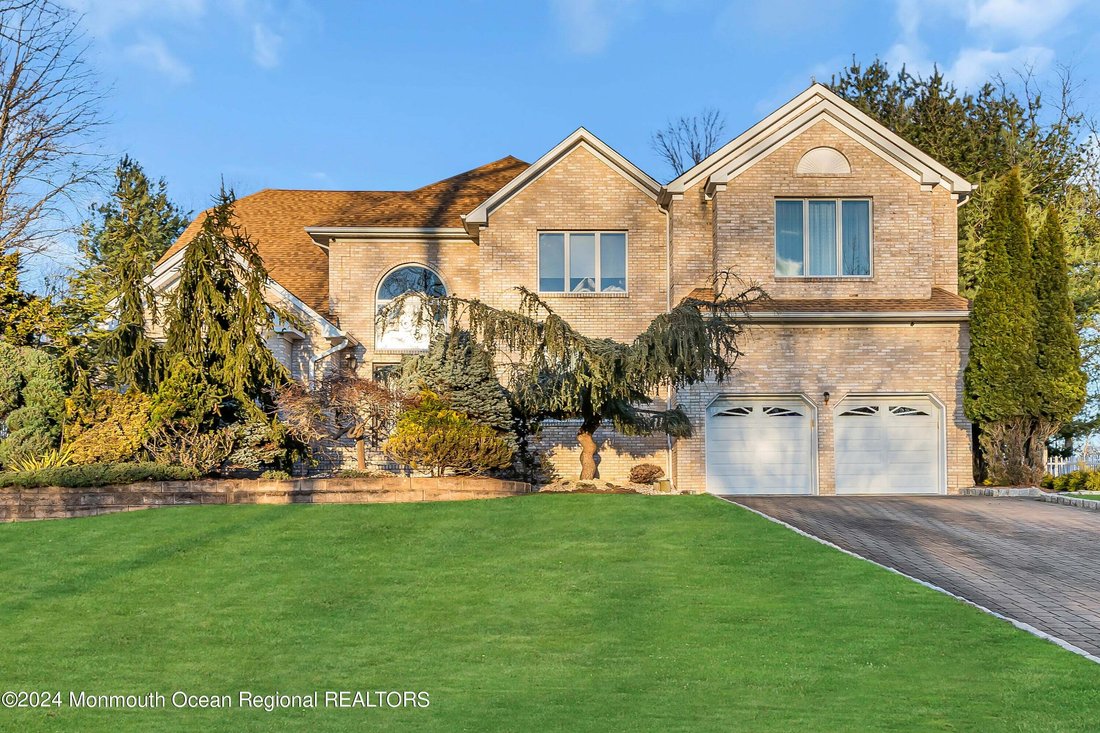 House in Manalapan Township, New Jersey, United States 1 - 19179634