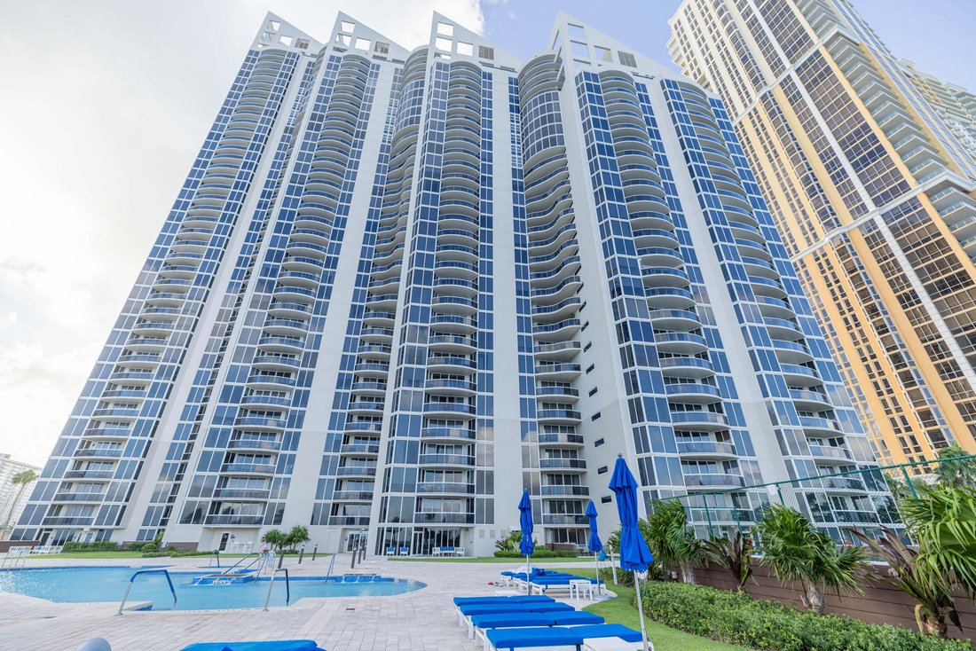 Condominio a Golden Beach, Florida, Stati Uniti 1 - 19180435