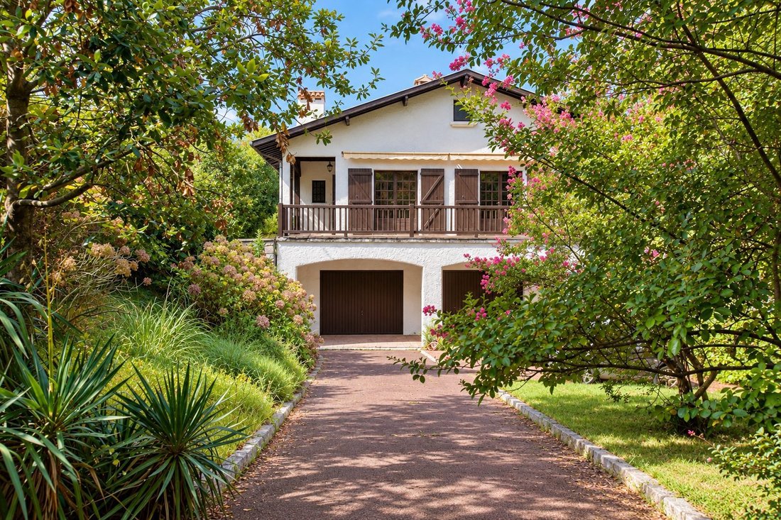 Villa in Chantaco, Saint-Jean-de-Luz, France 5 - 19174383