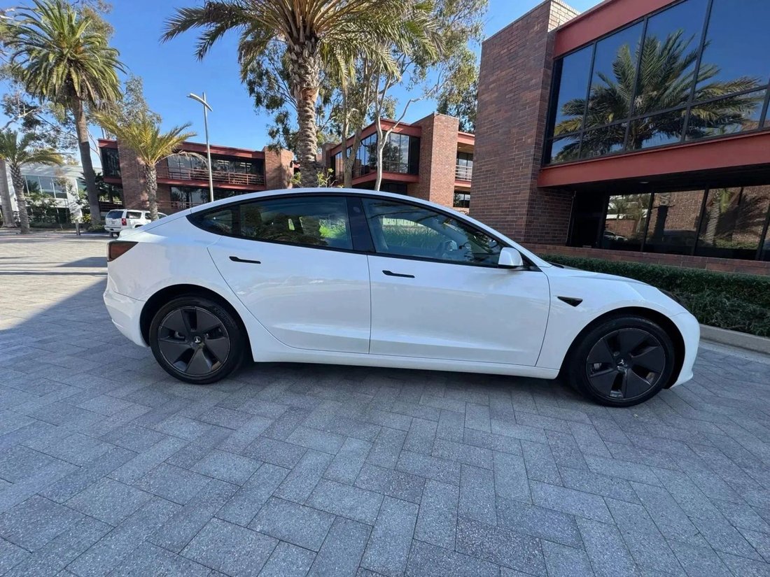 Sedan in Riverside, CA, United States 4 - 19179840