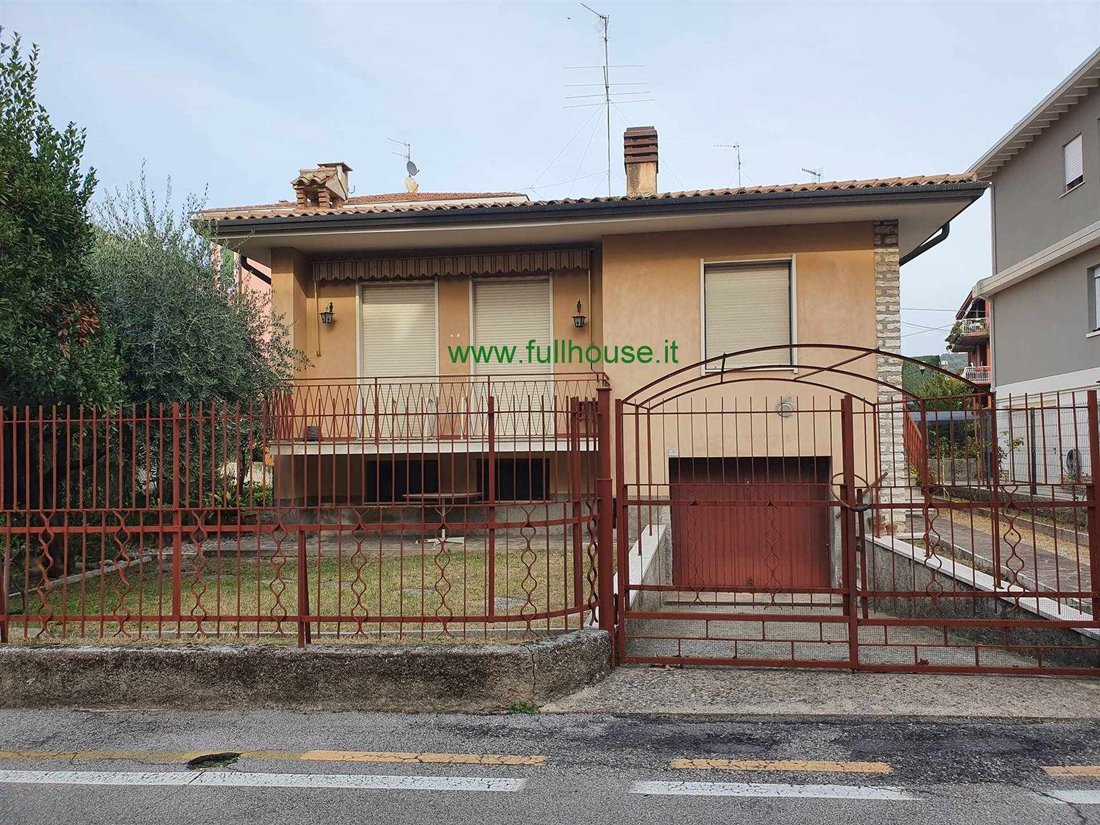 Villa in Bardolino, Veneto, Italy 3 - 19173309