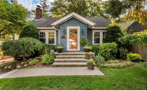 House in Sylvan Lake, Michigan, United States 1