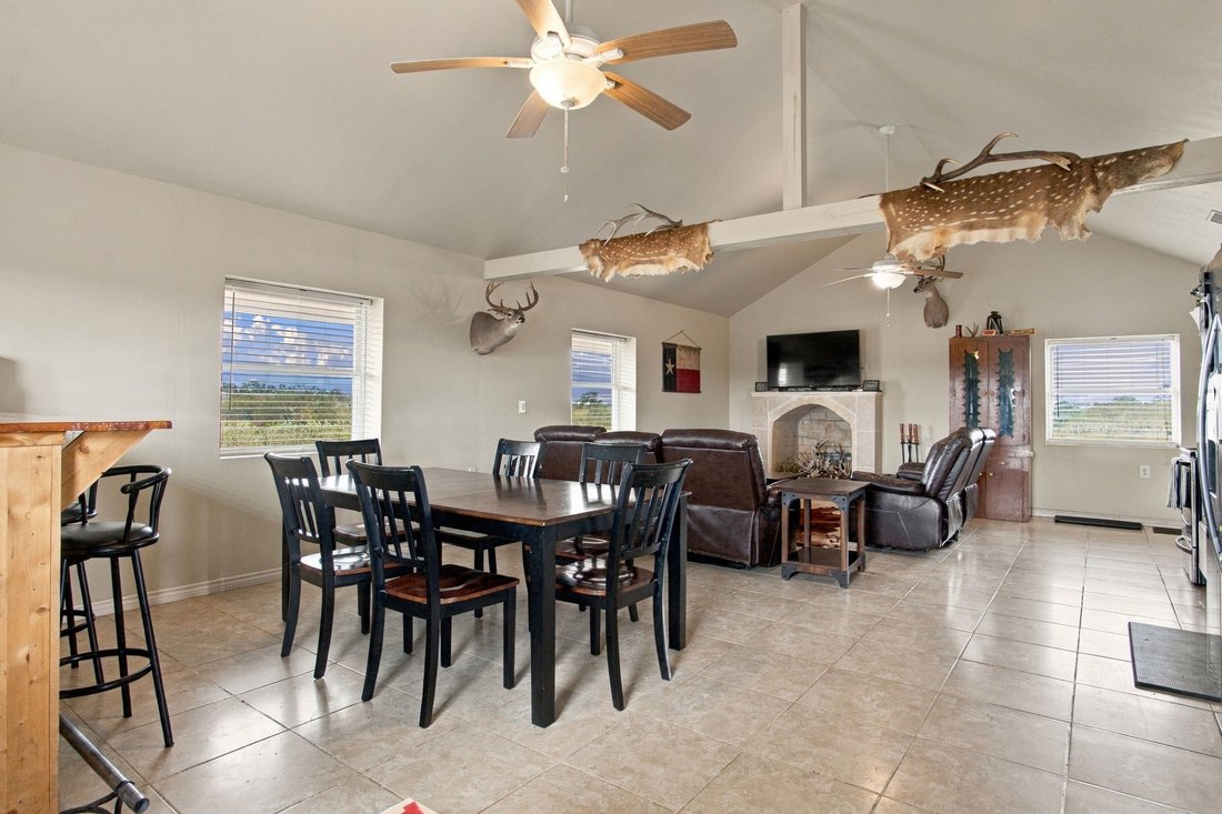 Farm Ranch in Luling, Texas, United States 4 - 19181747