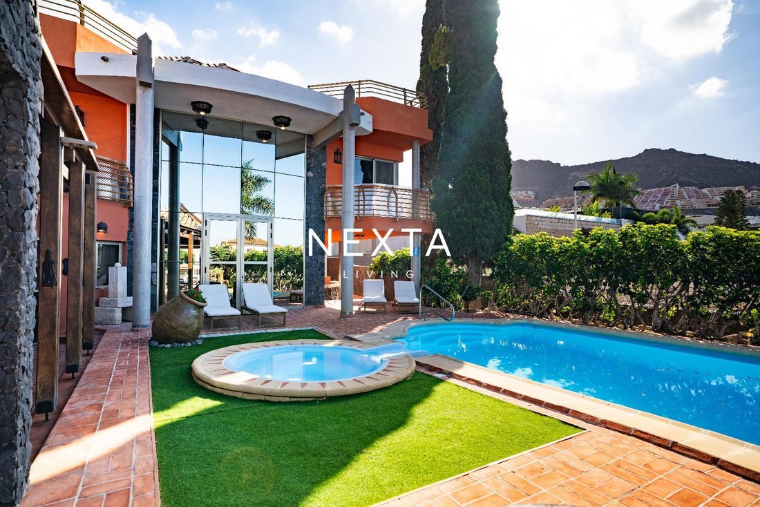 Villa in Costa Adeje, Adeje, Canary Islands 1 - 19169036