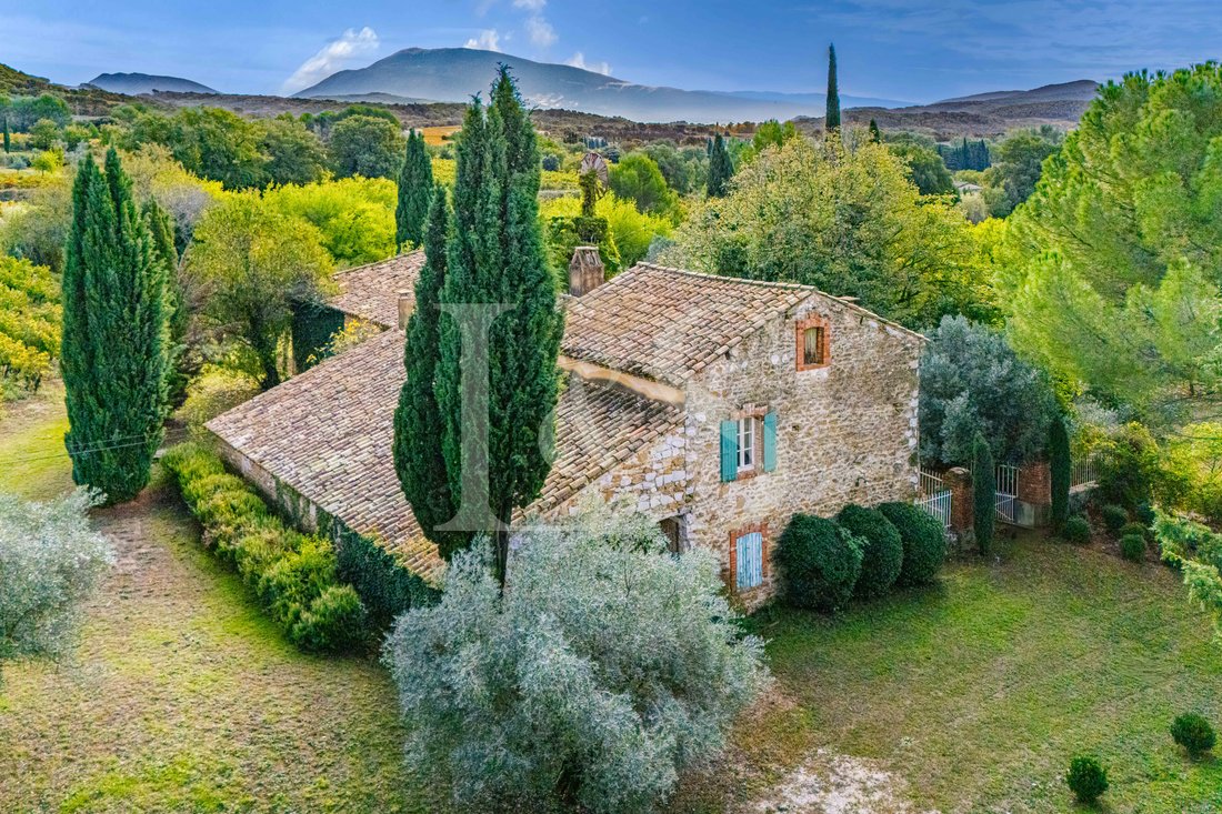 Casa en Villedieu, Provenza-Alpes-Costa Azul, Francia 1 - 19179857