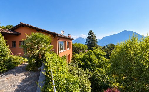 Villa in Brusino Arsizio, Ticino, Switzerland 1
