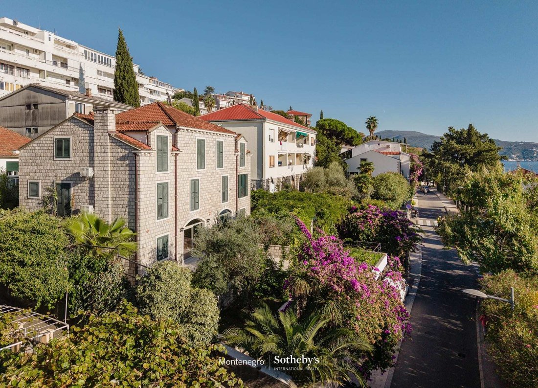 Haus in Herceg Novi, Herceg Novi, Montenegro 2 - 19169874