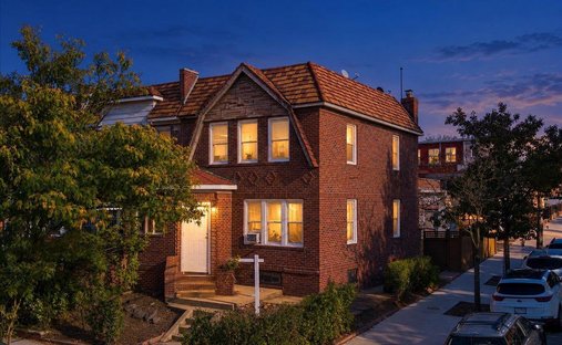 House in New York, New York, United States 1