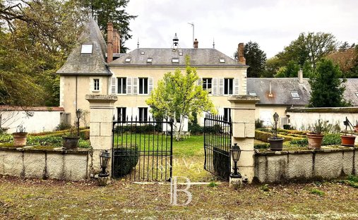 Château à Ivoy-le-Pré, Centre-Val de Loire, France 1