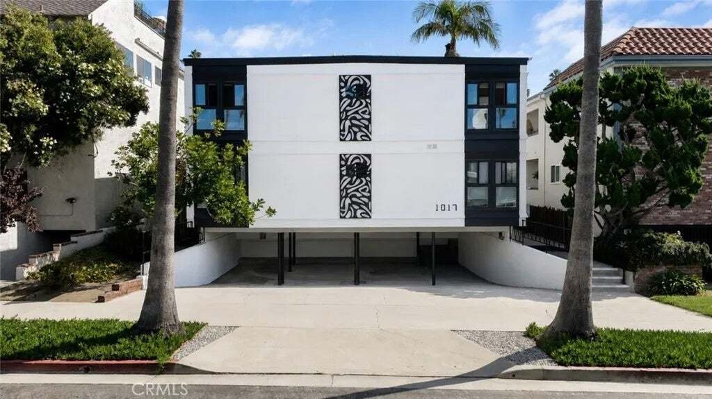 Santa Monica, California, United States 5 - 18792400