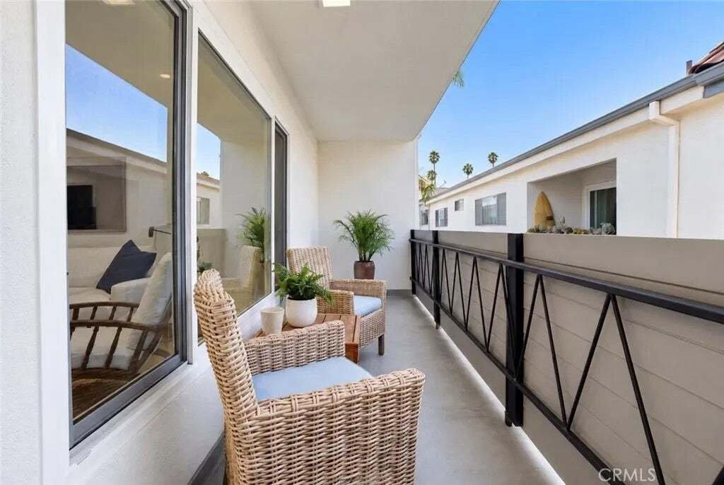 Santa Monica, California, United States 2 - 18792400