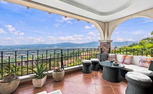 Condo in Cinco Esquinas, San José Province, Costa Rica 1