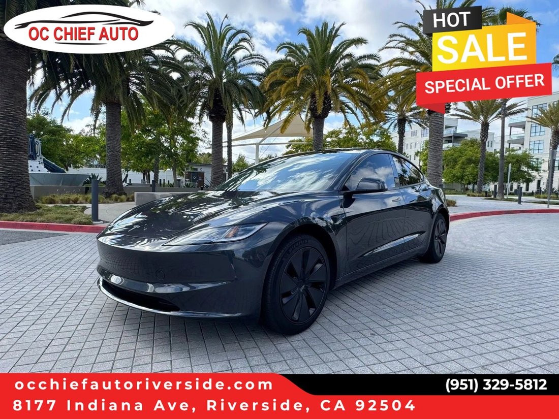 Sedan in Riverside, CA, United States 1 - 19182311