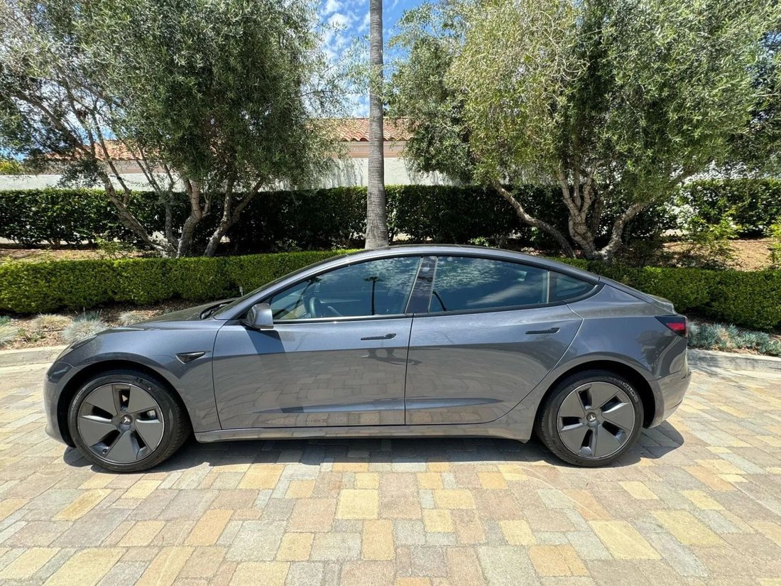 Sedan in Riverside, CA, United States 4 - 19182320
