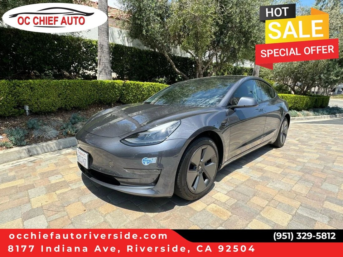 Sedan in Riverside, CA, United States 1 - 19182320