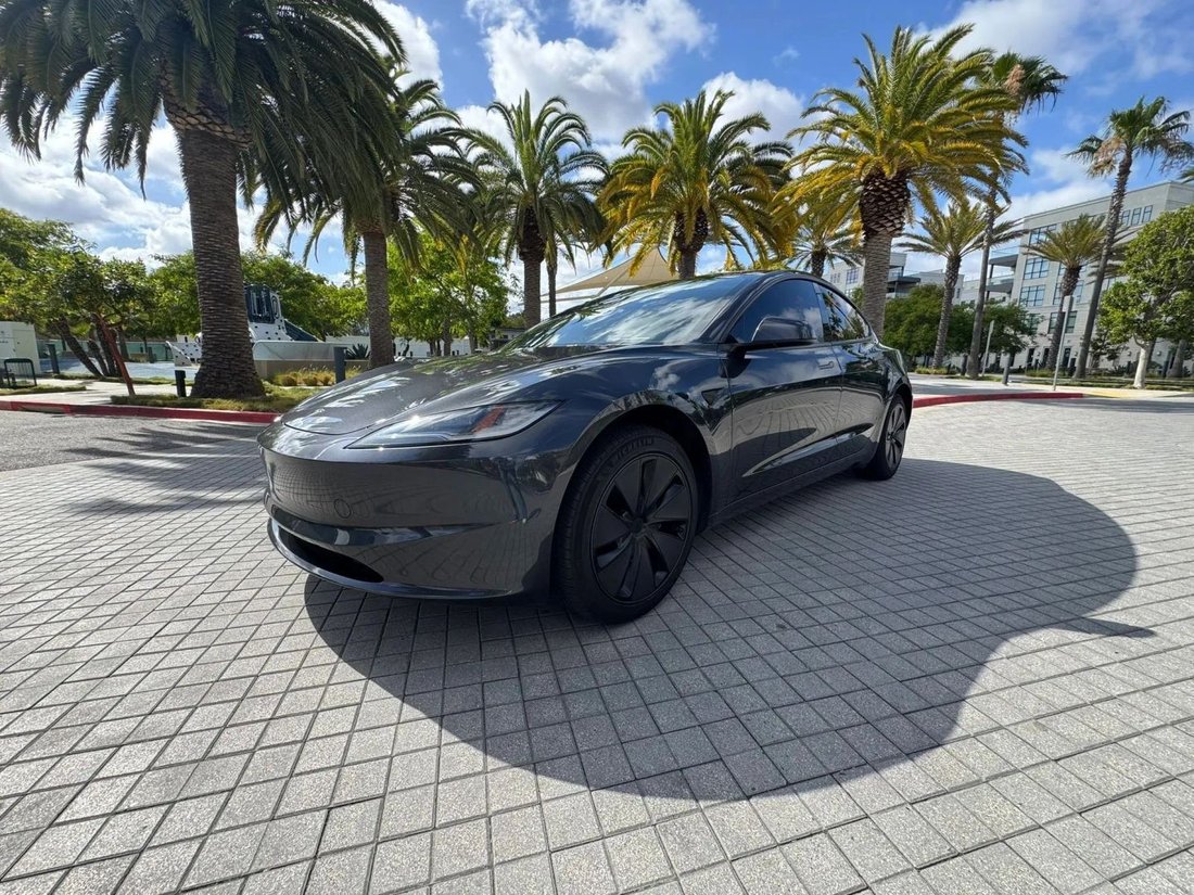 Sedan in Riverside, CA, United States 3 - 19182311