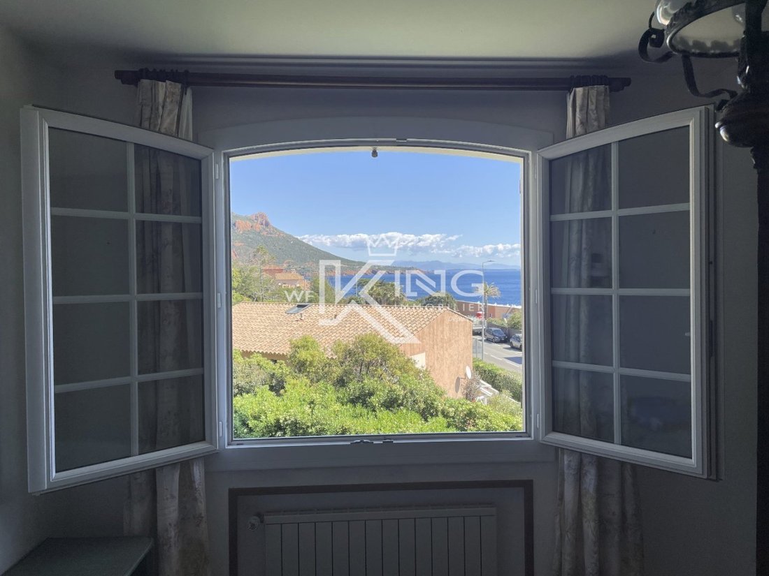Villa in Le Dramont-Agay-Anthéor-Le Trayas, Saint-Raphaël, France 1 - 19140892