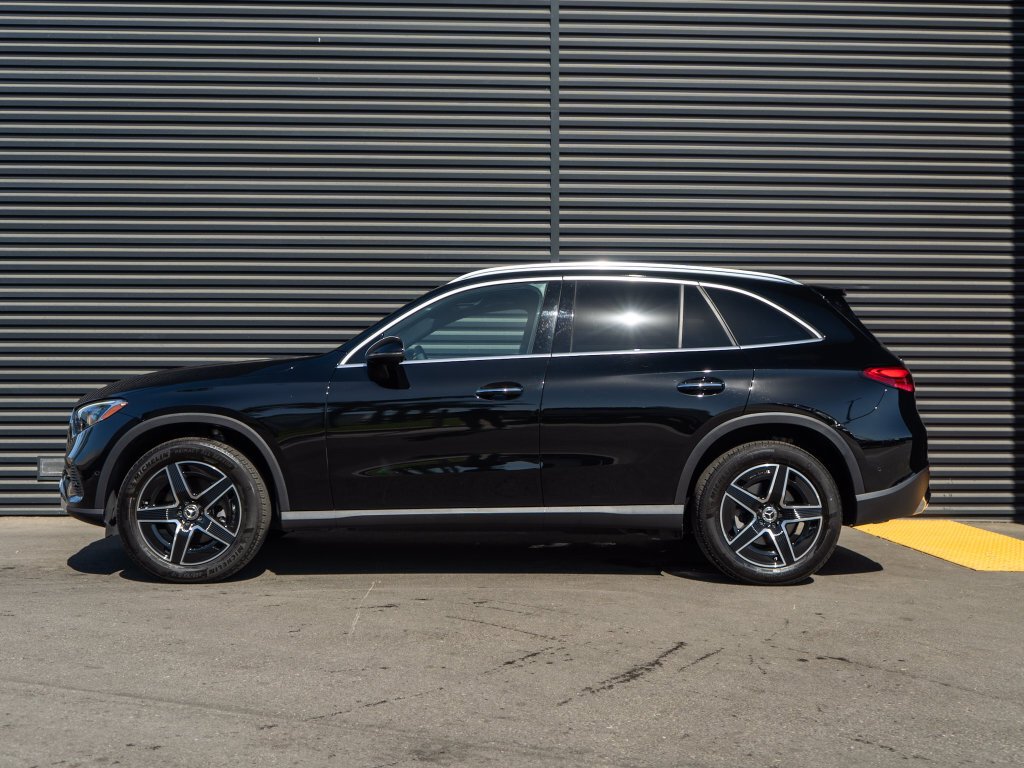 Suv in Bakersfield, CA, United States 2 - 19182766