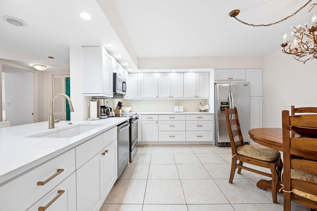 Condo in Boca Raton, Florida, United States 4 - 19182250