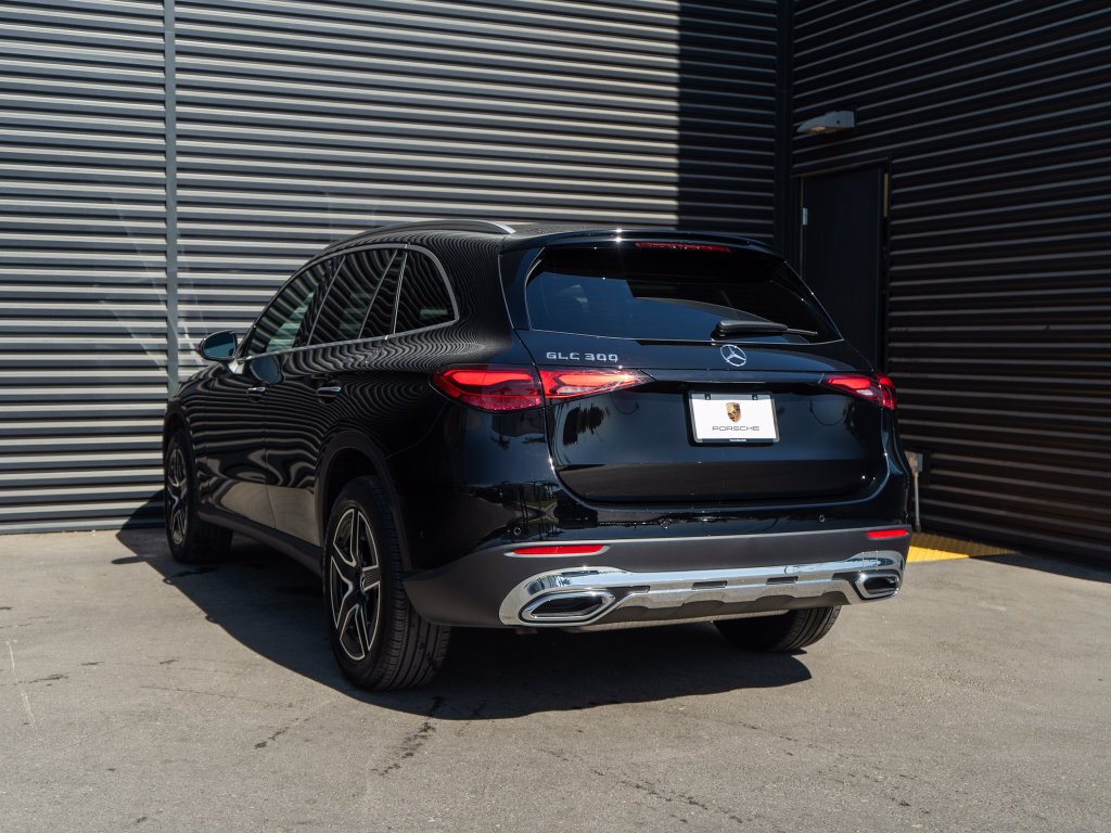 Suv in Bakersfield, CA, United States 3 - 19182766