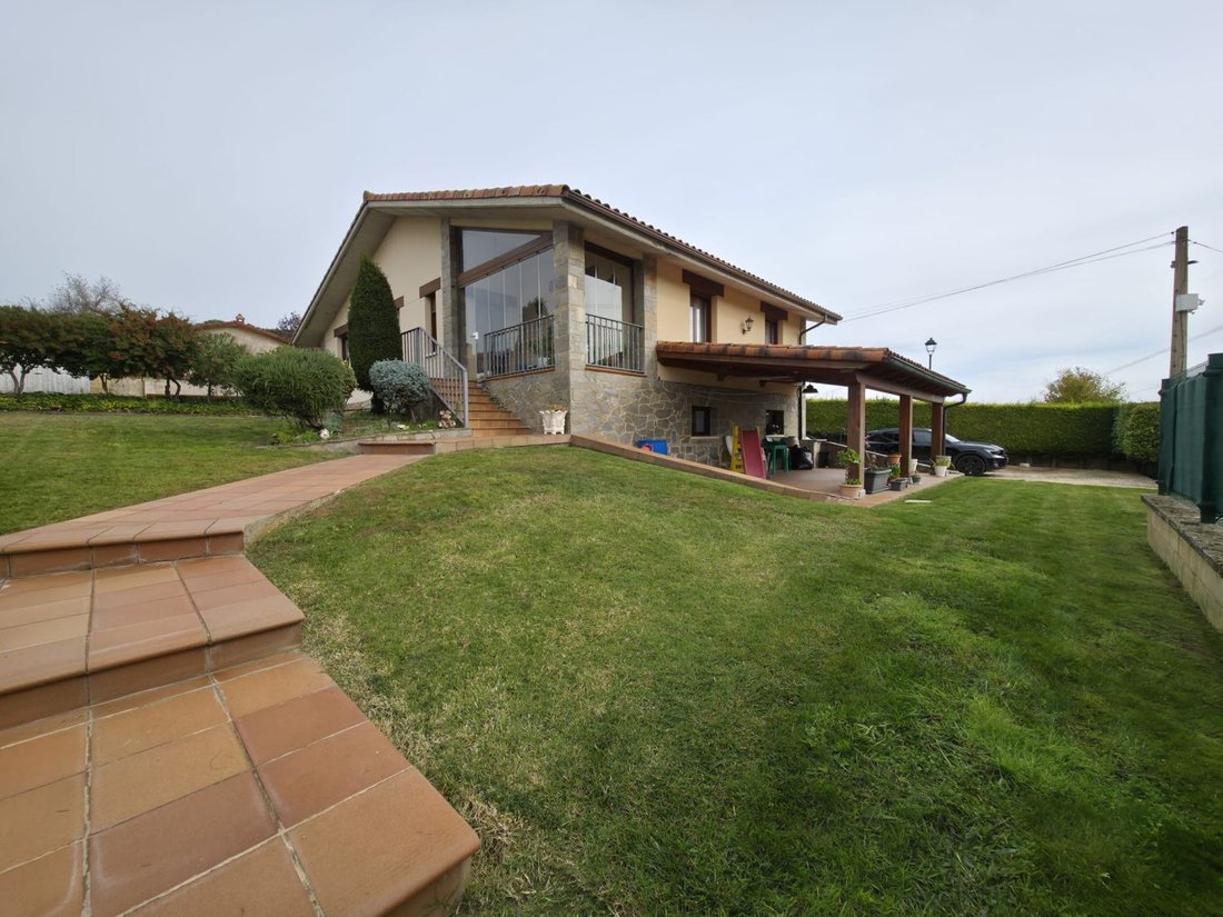 Chalet in Iruna Oka / Iruna de Oca, Basque Country, Spain 1 - 19182896