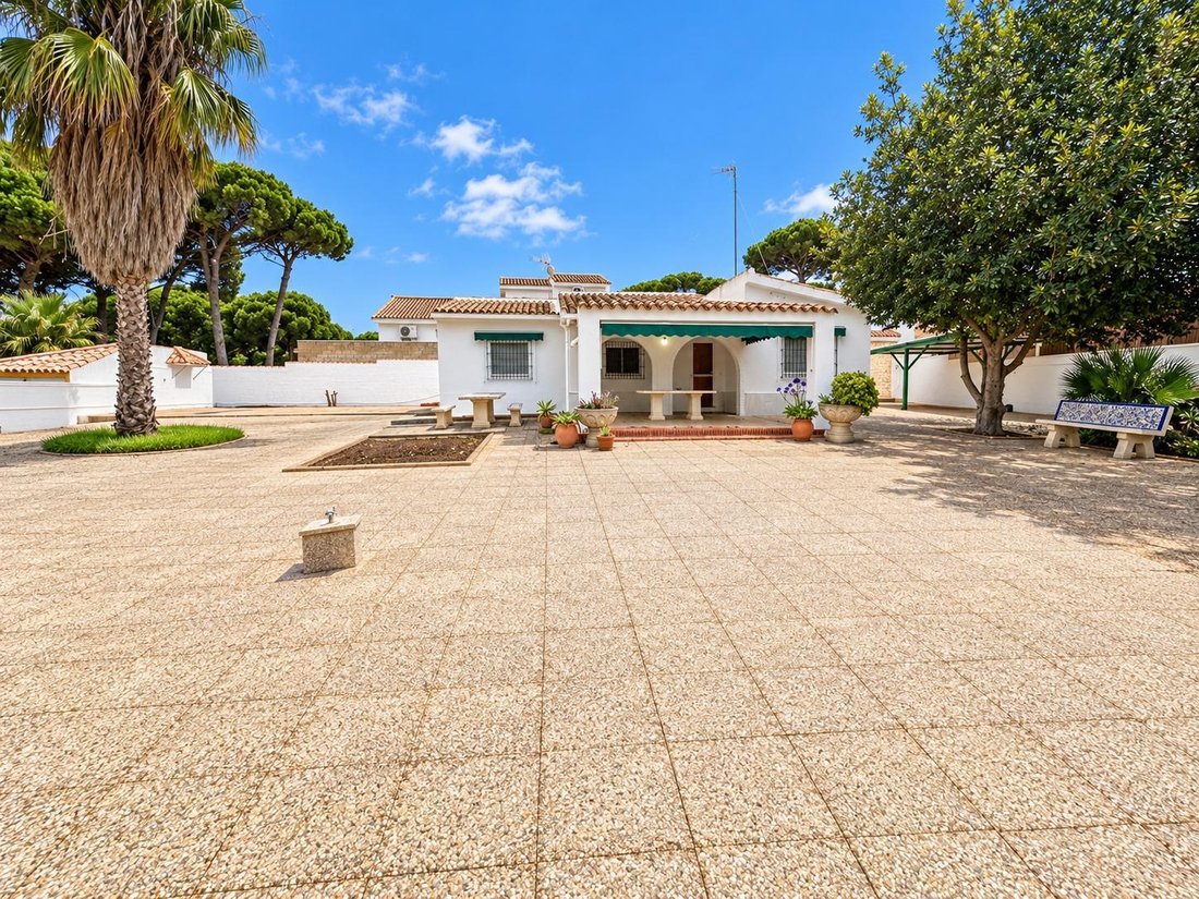 Chalet in Chiclana de la Frontera, Andalusia, Spain 3 - 19182921