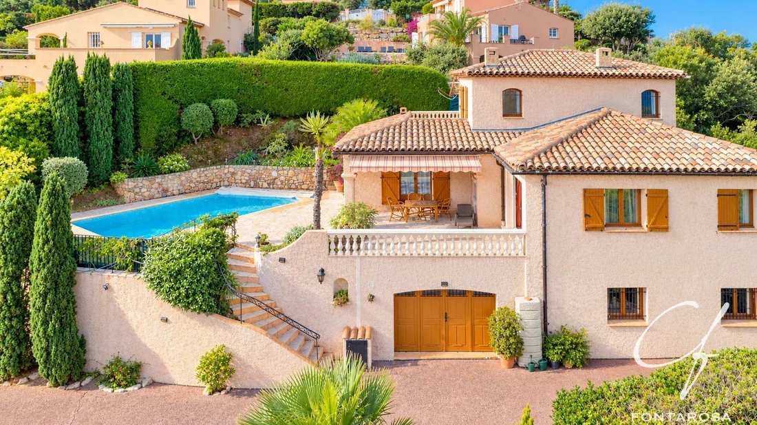 Villa à Les Issambres, Roquebrune-sur-Argens, France 3 - 19183633
