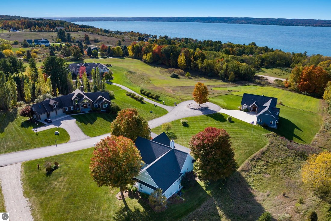 House in Traverse City, Michigan, United States 5 - 19184065