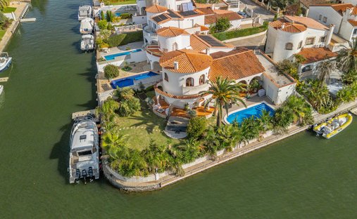 Villa à Empuriabrava, Catalogne, Espagne 1