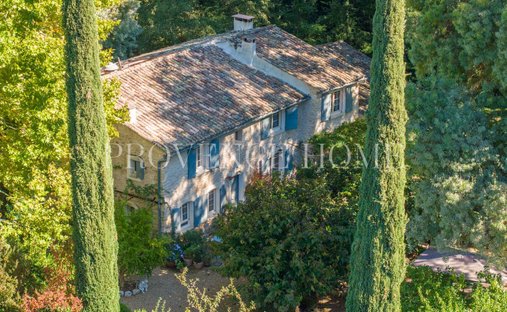Estate in Centre Nord, Apt, France 1