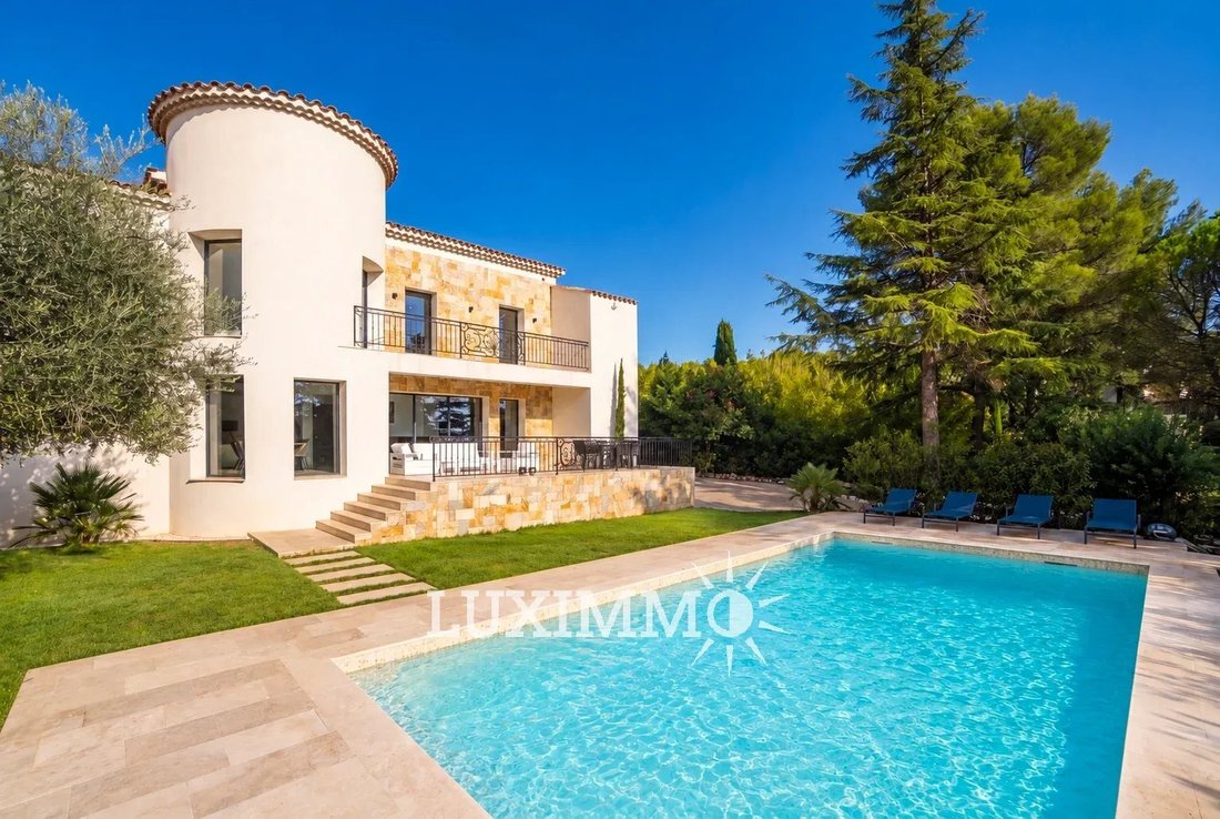 Villa a Châteauneuf-Grasse, Provenza-Alpi-Costa Azzurra, Francia 1 - 19183612
