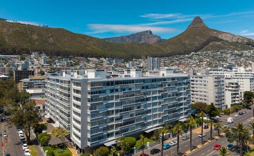 Apartment in Sea Point, Atlantic Seaboard, Cape Town 1