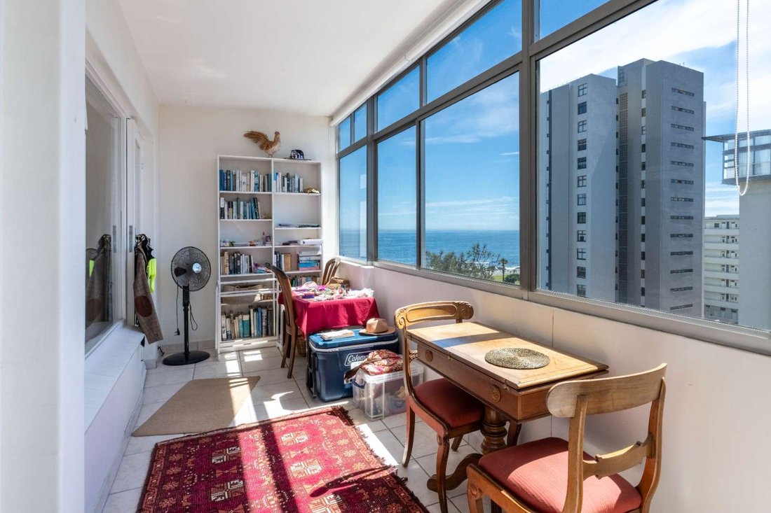 Apartment in Sea Point, Atlantic Seaboard, Cape Town 4 - 19183371