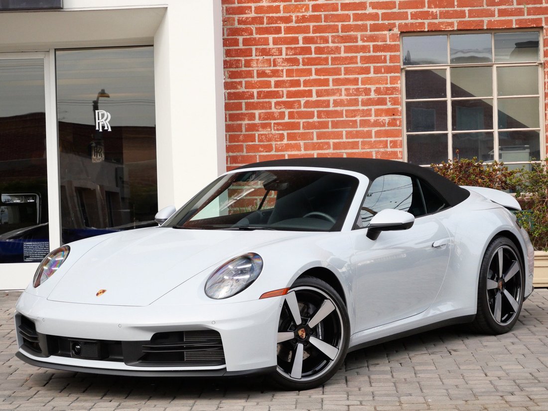 Cabriolet in Beverly Hills, CA, United States 3 - 19183658
