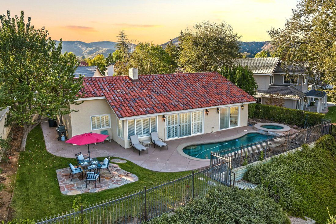 Casa a Thousand Oaks, California, Stati Uniti 2 - 19184084
