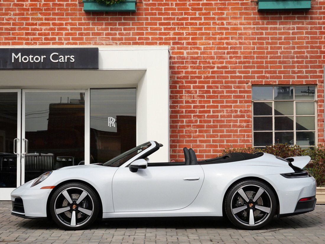 Cabriolet in Beverly Hills, CA, United States 4 - 19183658