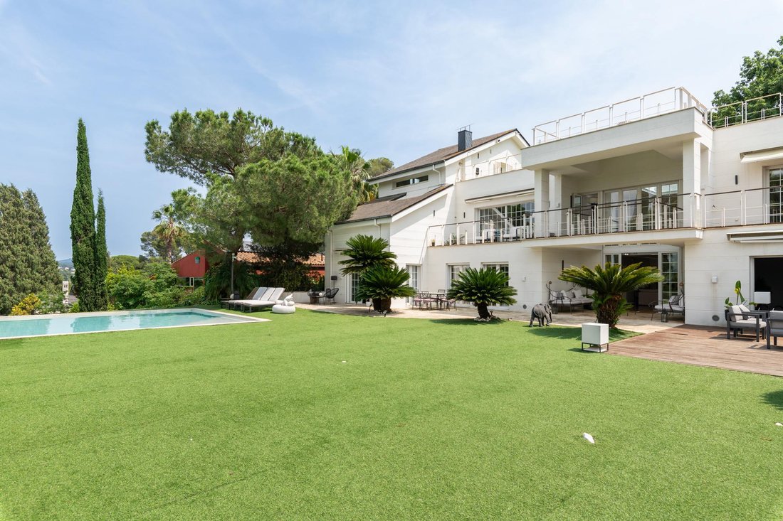 Villa in Sant Cugat del Valles, Catalonia, Spain 3 - 19183390
