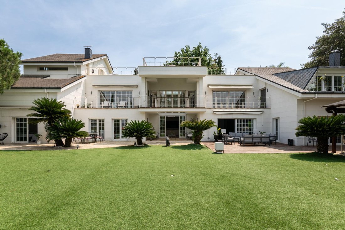 Villa in Sant Cugat del Valles, Catalonia, Spain 2 - 19183390