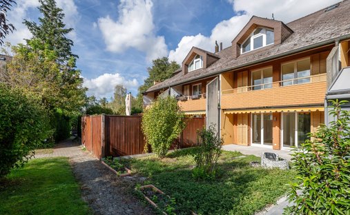 House in Volketswil, Canton of Zurich, Switzerland 1