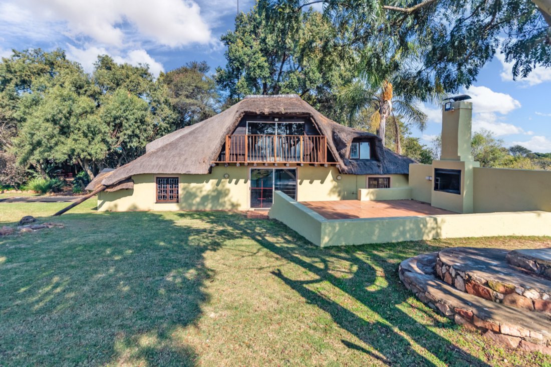 Estate in Protea Ridge, Gauteng, South Africa 3 - 19184001
