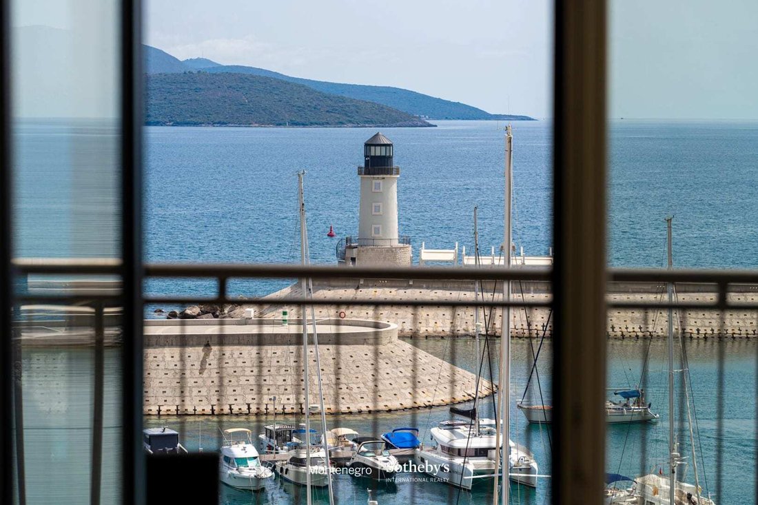 Apartamento en Milovići, Municipio de Tivat, Montenegro 1 - 19183518