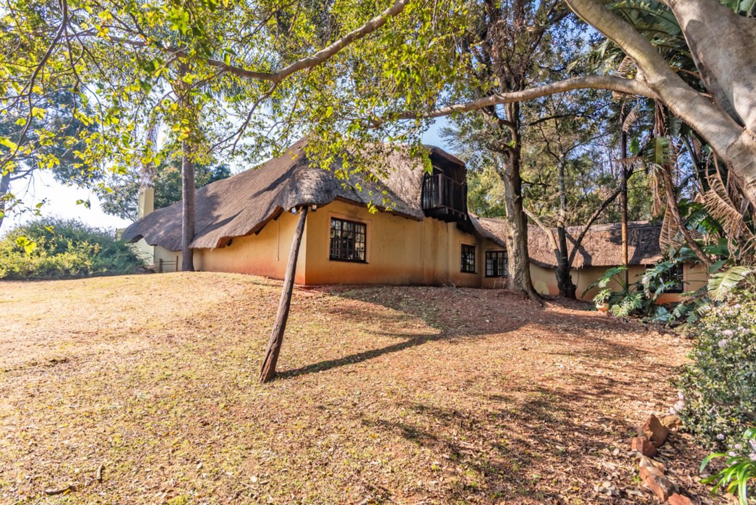 Estate in Protea Ridge, Gauteng, South Africa 5 - 19184001