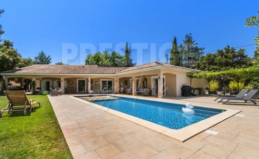 Villa in Est, Solliès-Pont, Frankreich 1