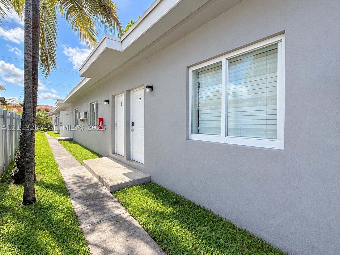 Hialeah, Florida, United States 3 - 19185182