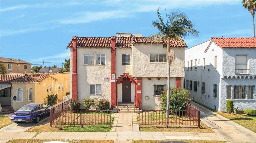 Los Angeles, California, United States 2 - 19185590
